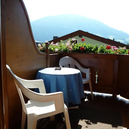 Simplistic Apartment In Mittersill Austria Near Ski Area Daire *